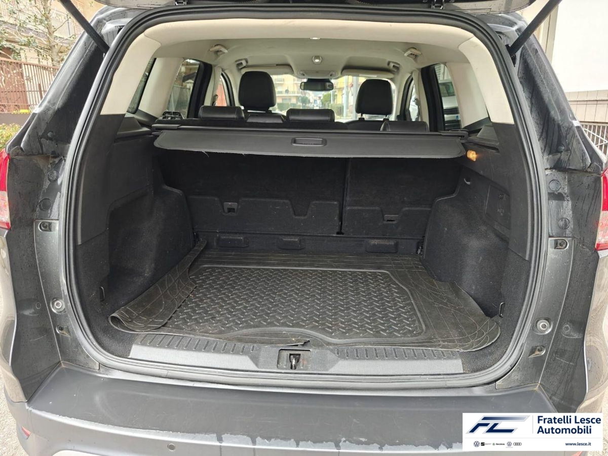 Ford Kuga 2.0 TDCI 150 CV S&S 4WD Titanium X (9)