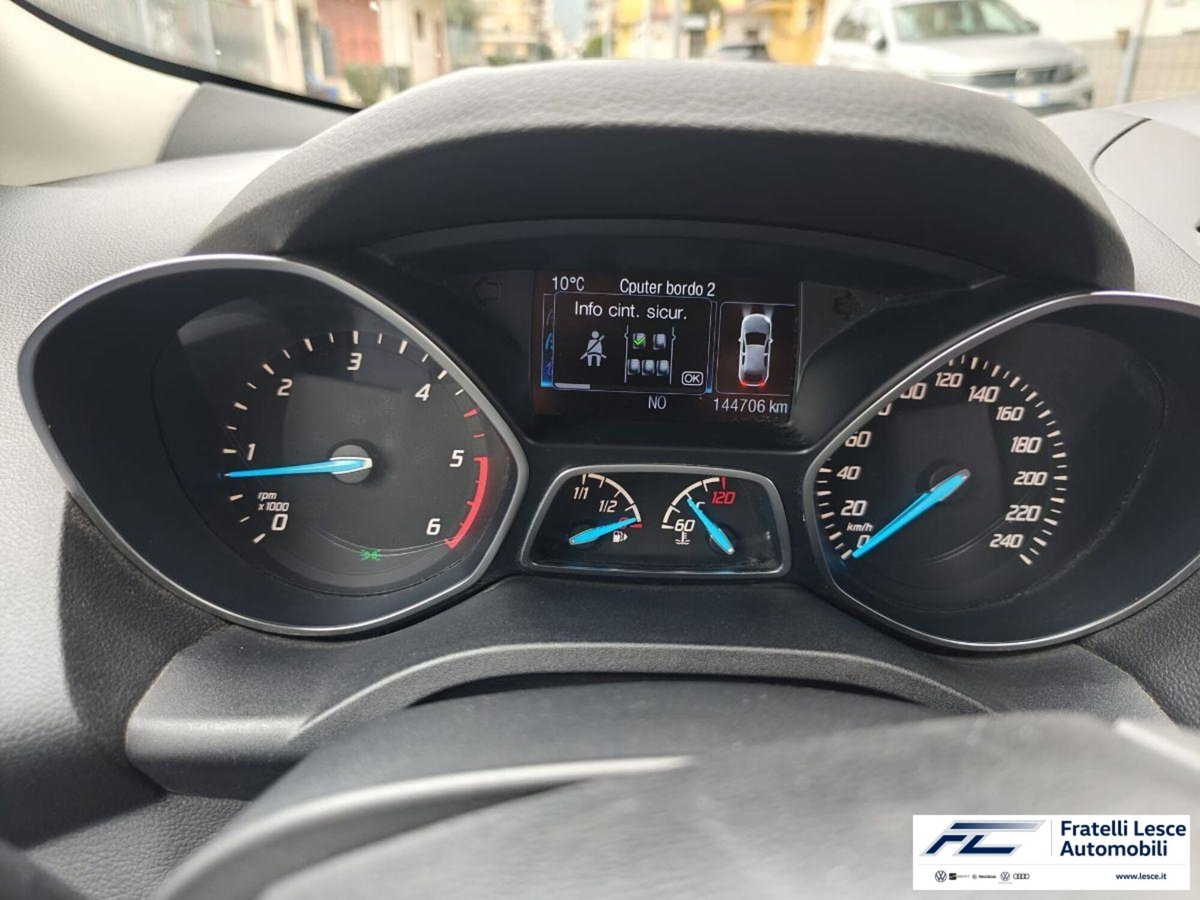 Ford Kuga 2.0 TDCI 150 CV S&S 4WD Titanium X (11)