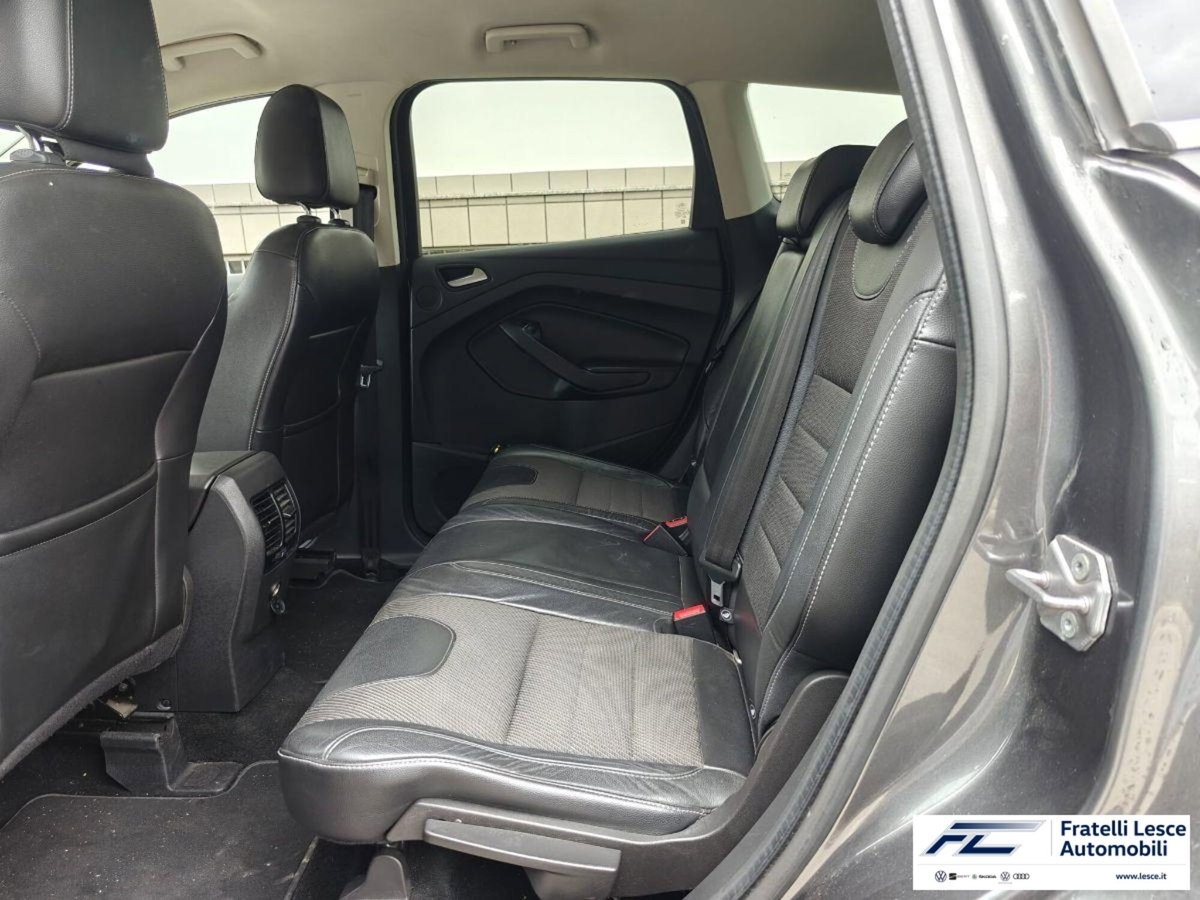 Ford Kuga 2.0 TDCI 150 CV S&S 4WD Titanium X (12)