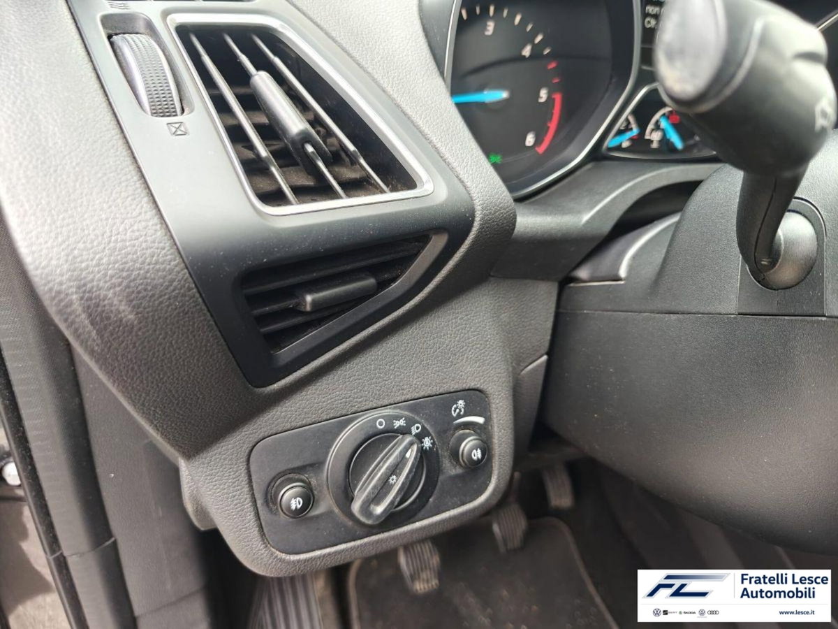Ford Kuga 2.0 TDCI 150 CV S&S 4WD Titanium X (7)