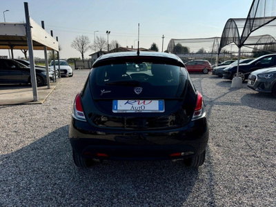 Lancia Ypsilon 1.2 69 CV 5 porte Silver (5)