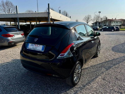 Lancia Ypsilon 1.2 69 CV 5 porte Silver (7)