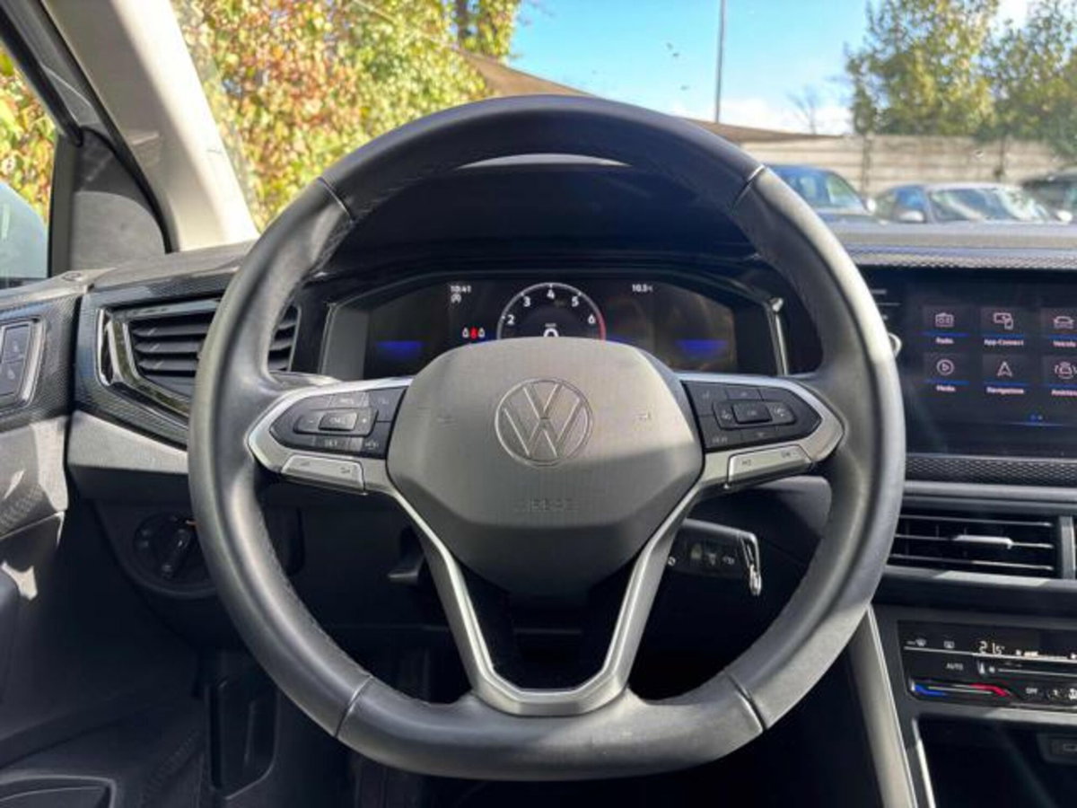 Volkswagen Polo 1.0 tsi Life 95cv (10)