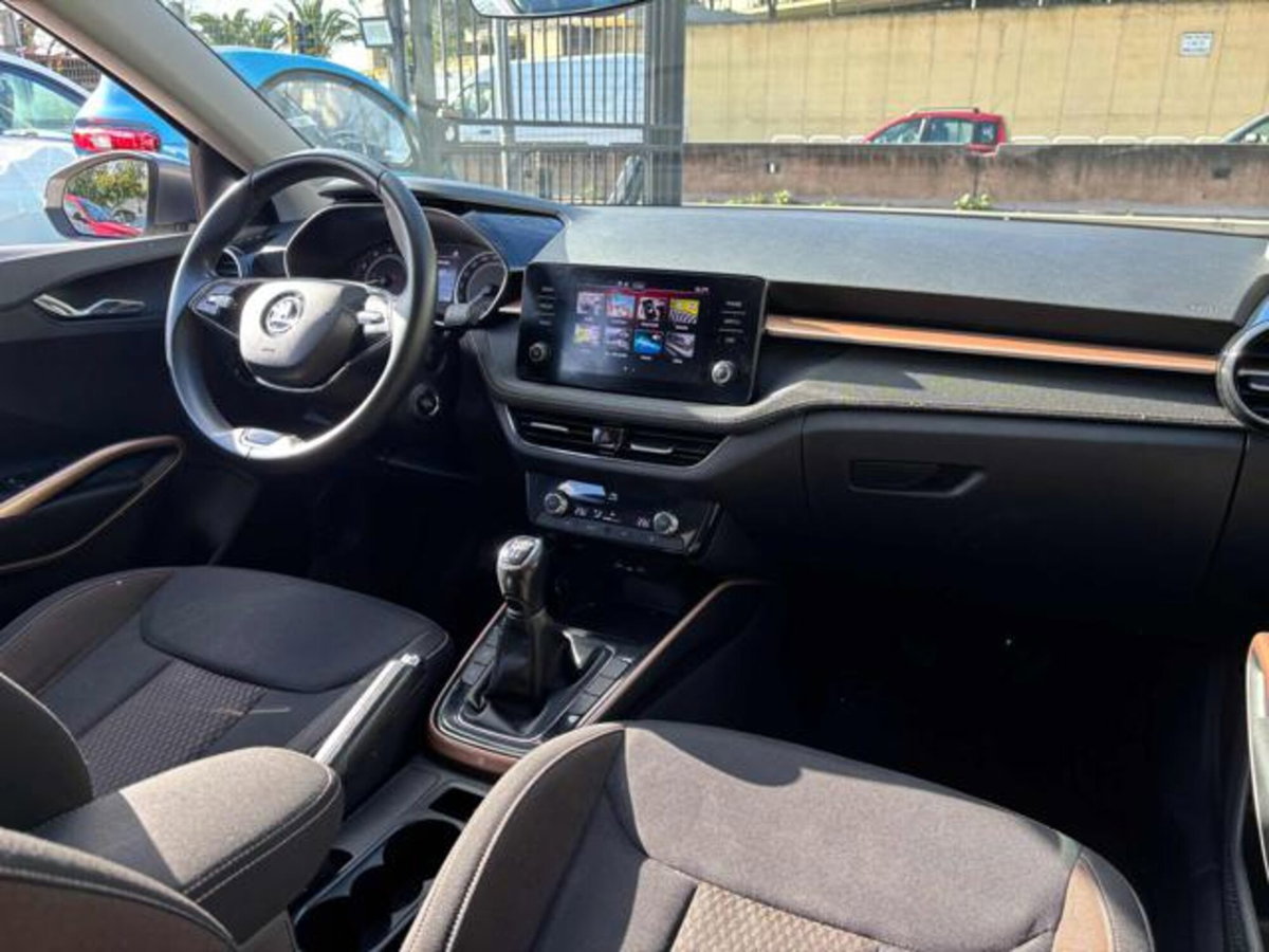 Skoda Fabia 1.0 tsi Be More 95cv (8)