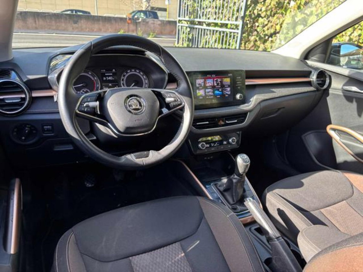 Skoda Fabia 1.0 tsi Be More 95cv (9)
