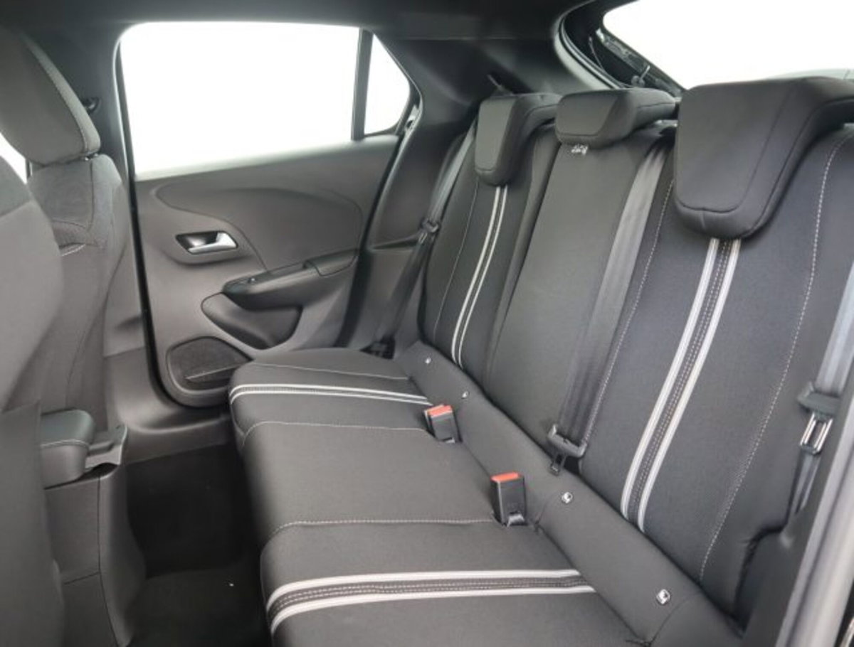 Opel Corsa 1.2 hybrid GS 100cv dct6 (10)