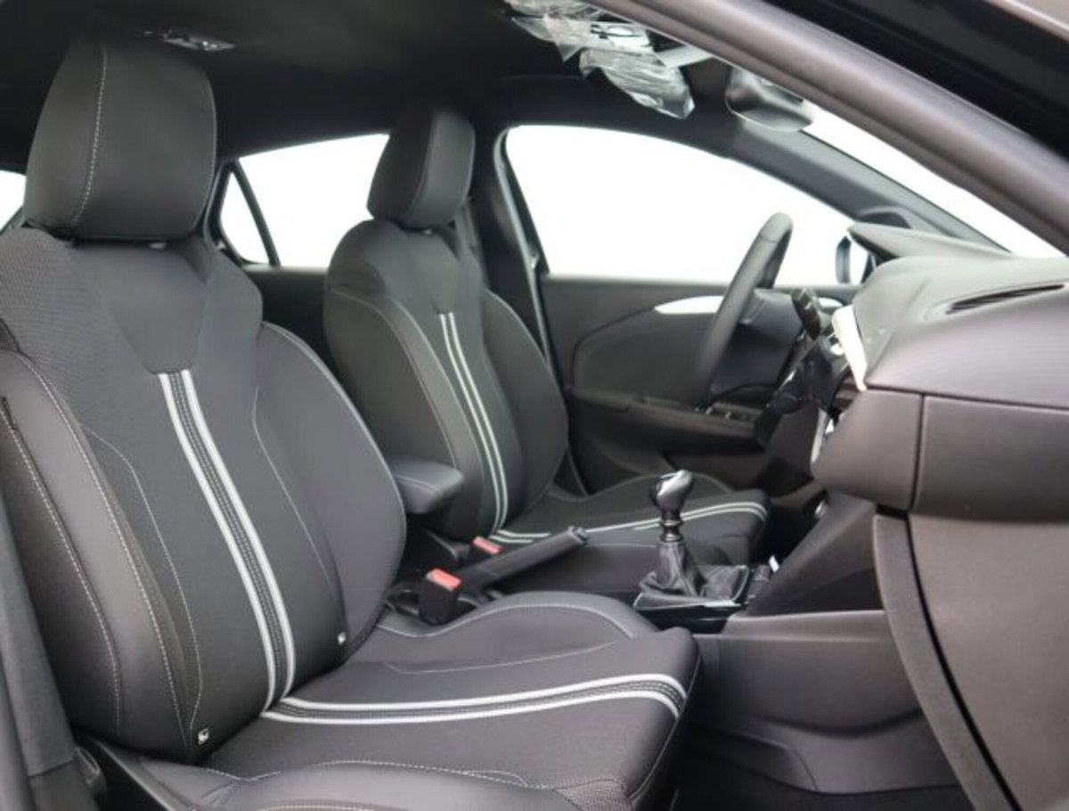 Opel Corsa 1.2 hybrid GS 100cv dct6 (11)