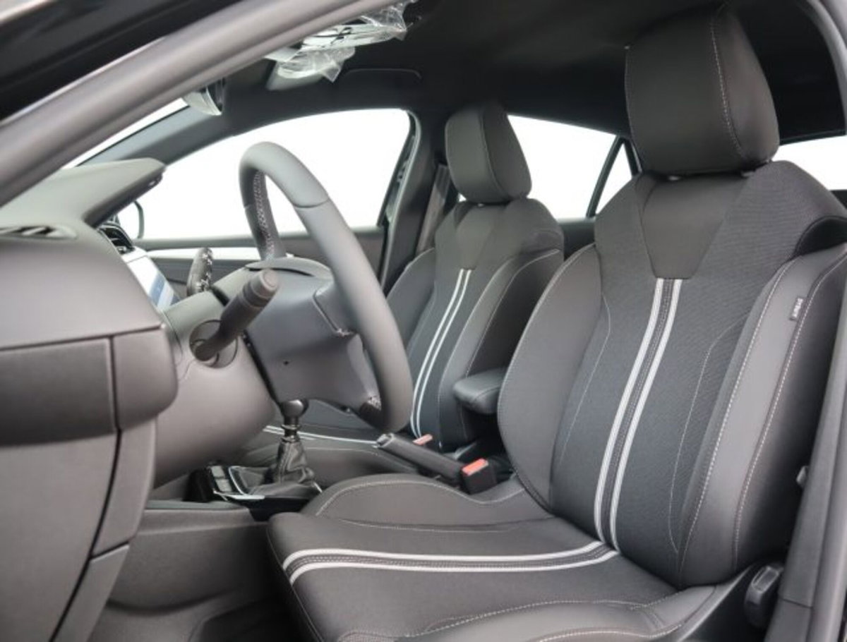 Opel Corsa 1.2 hybrid GS 100cv dct6 (8)