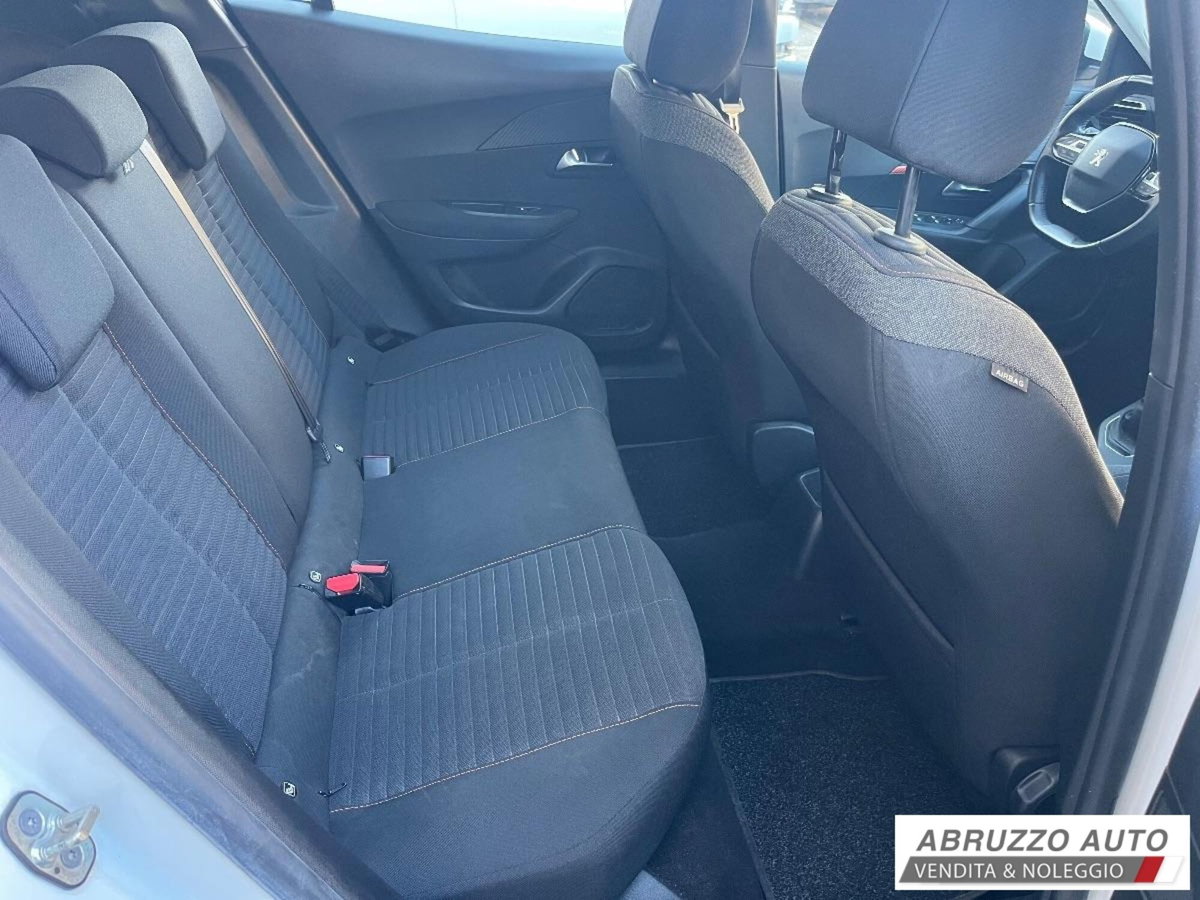 Peugeot 2008 PureTech 100 S&S Active (13)