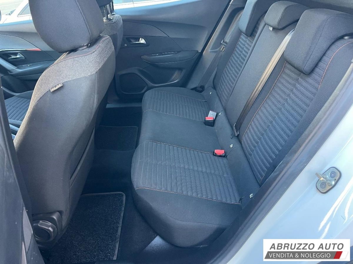 Peugeot 2008 PureTech 100 S&S Active (14)