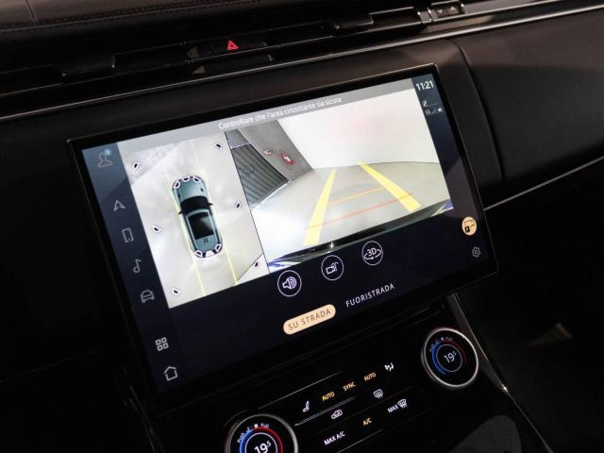 Land Rover Range Rover Velar 3.0D l6 300 CV R-Dynamic HSE (16)