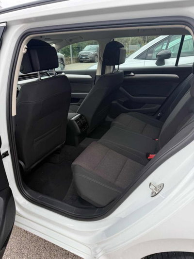 Volkswagen Passat Variant 1.6 TDI SCR DSG Business BMT (16)