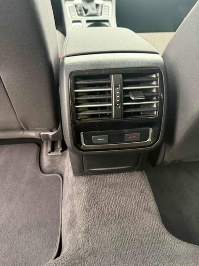 Volkswagen Passat Variant 1.6 TDI SCR DSG Business BMT (17)