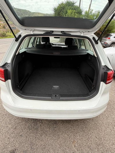Volkswagen Passat Variant 1.6 TDI SCR DSG Business BMT (2)