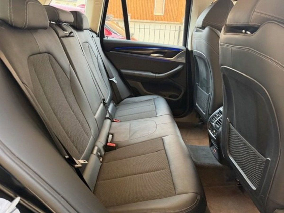 BMW X3 sDrive18d 48V xLine (11)