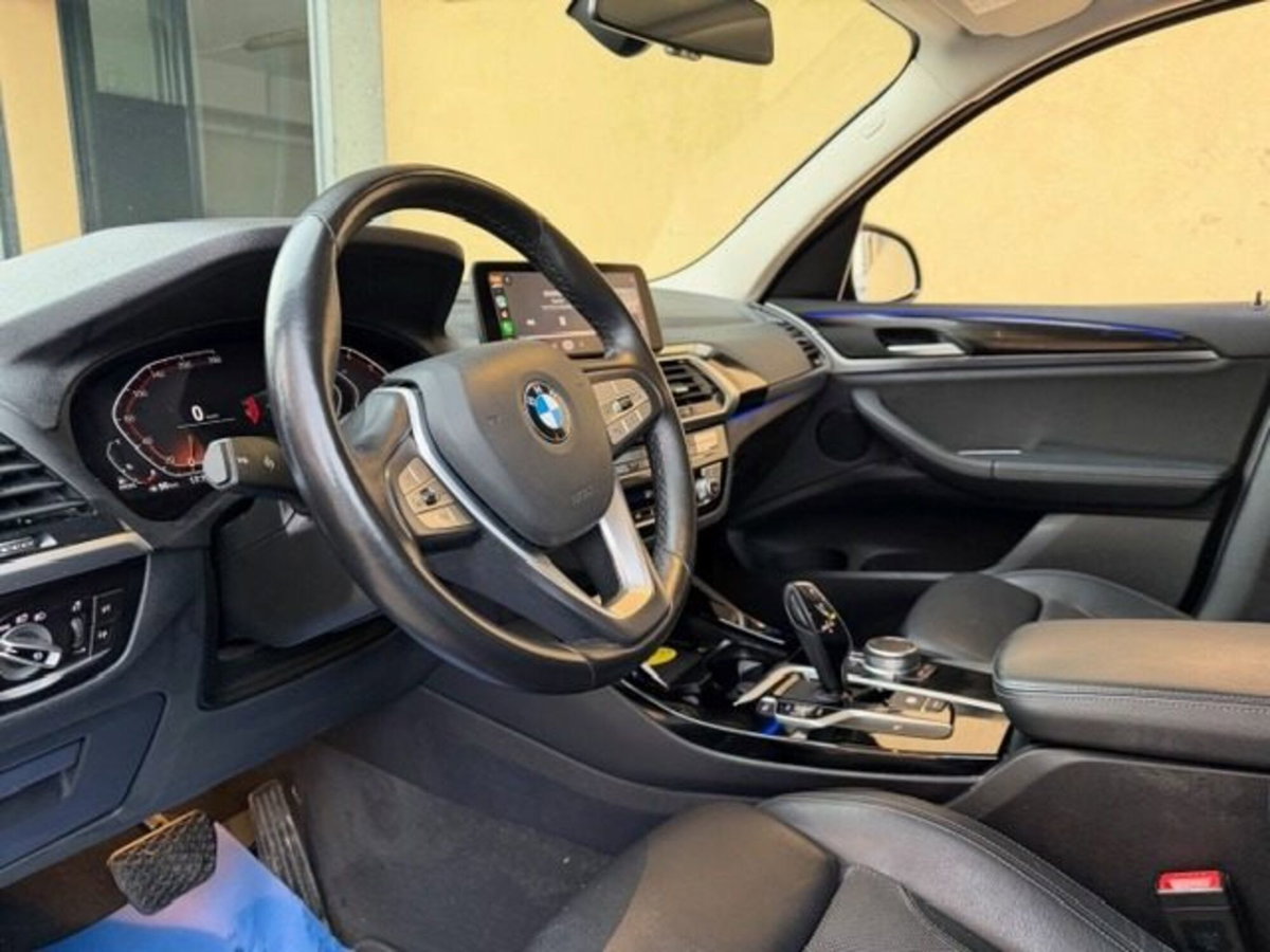 BMW X3 sDrive18d 48V xLine (8)