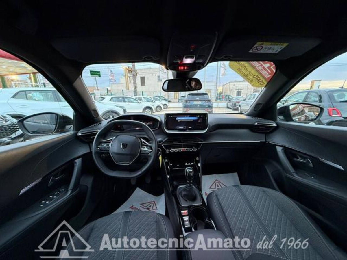 Peugeot 2008 PureTech 100 S&S Allure Pack (13)
