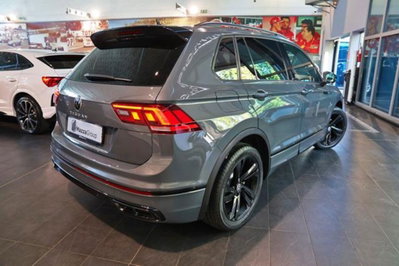 Volkswagen Tiguan 2.0 TDI 150 CV SCR DSG 4MOTION R-Line (8)