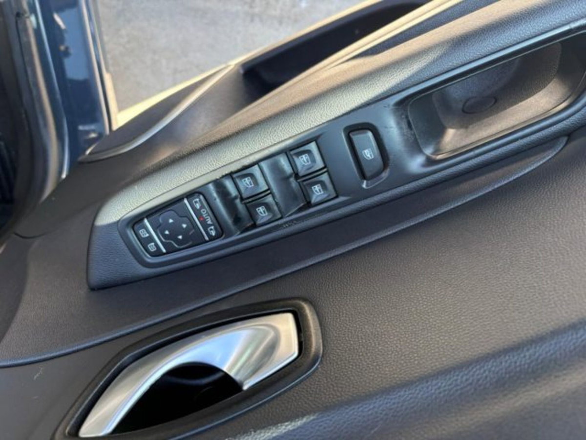 Renault Captur dCi 8V 90 CV EDC Start&Stop Sport Edition (11)