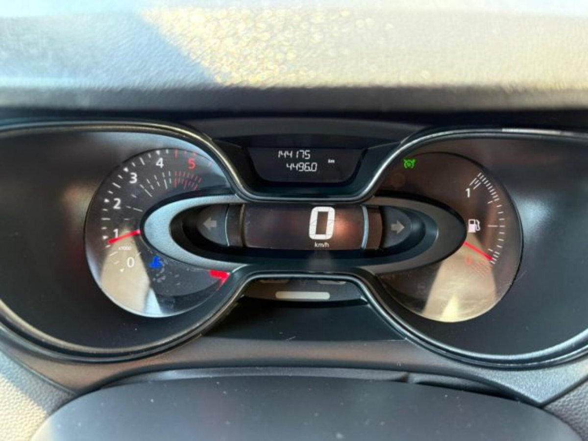 Renault Captur dCi 8V 90 CV EDC Start&Stop Sport Edition (9)