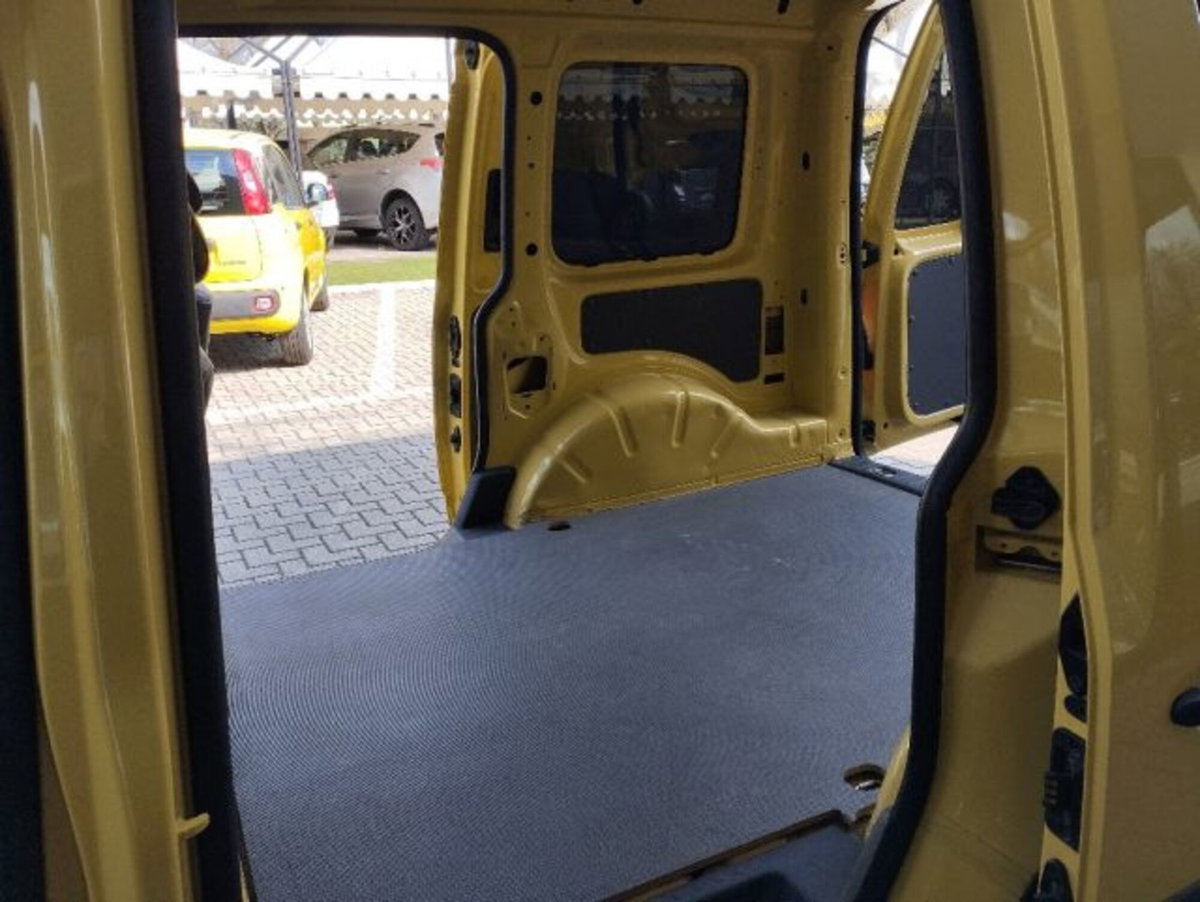 Volkswagen Veicoli Commerciali Caddy 1.6 TDI 102 CV 4p. Kombi (13)