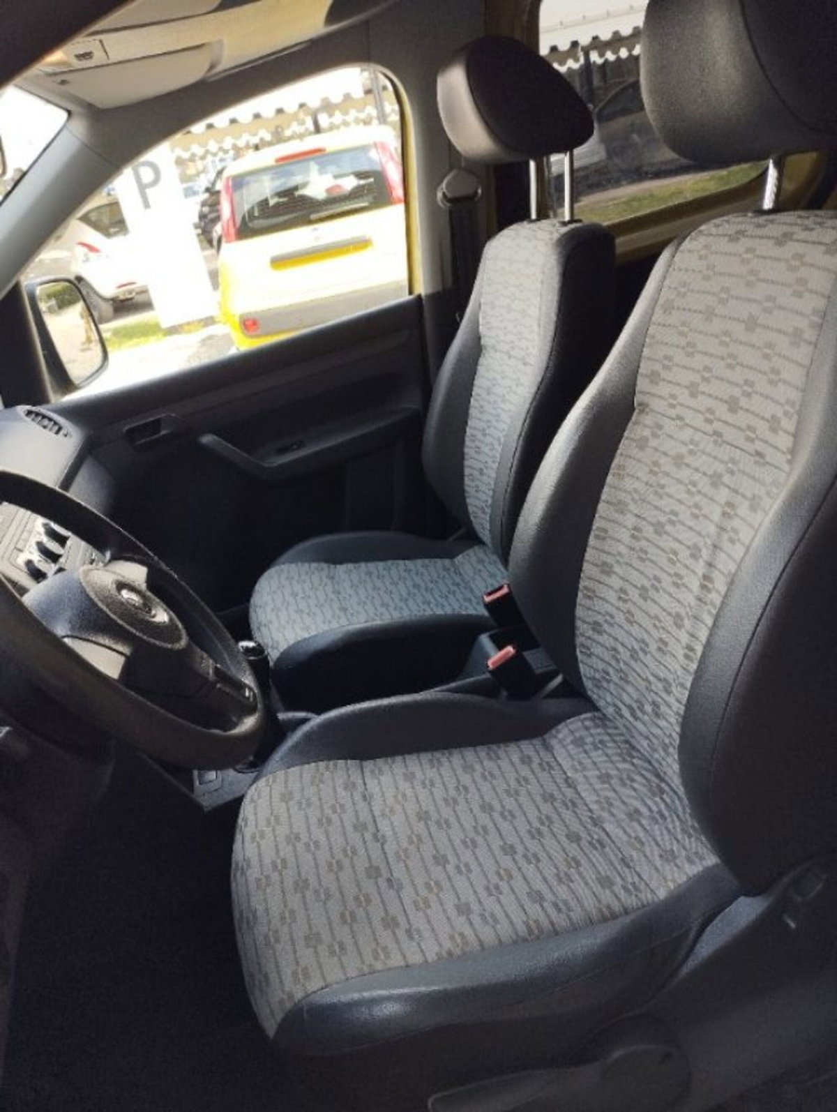 Volkswagen Veicoli Commerciali Caddy 1.6 TDI 102 CV 4p. Kombi (18)