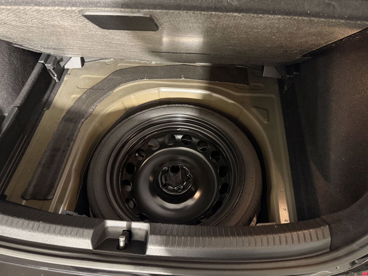 Volkswagen Taigo 1.0 TSI 110 CV R-Line (6)