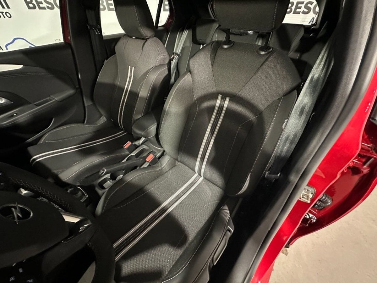 Opel Corsa 1.2 100 CV GS Line (7)