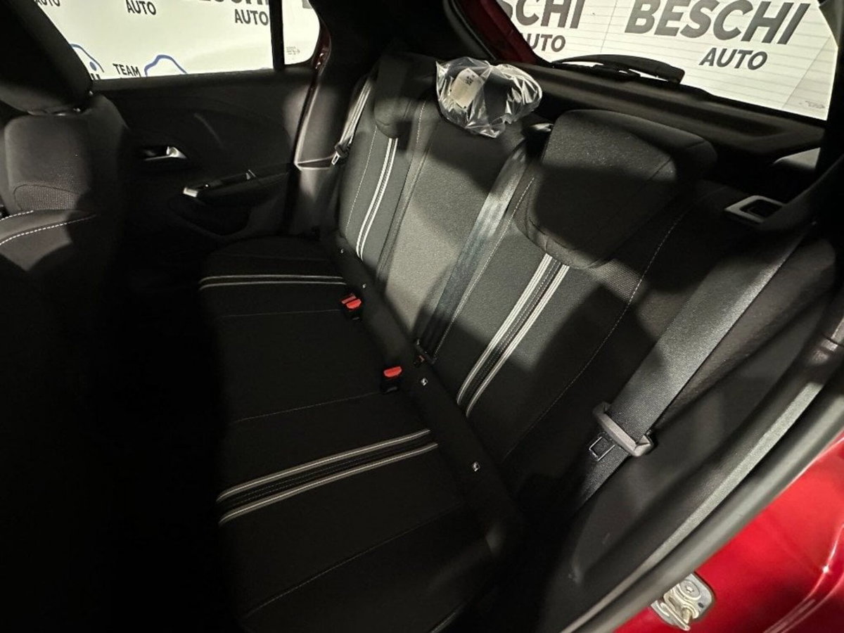 Opel Corsa 1.2 100 CV GS Line (8)
