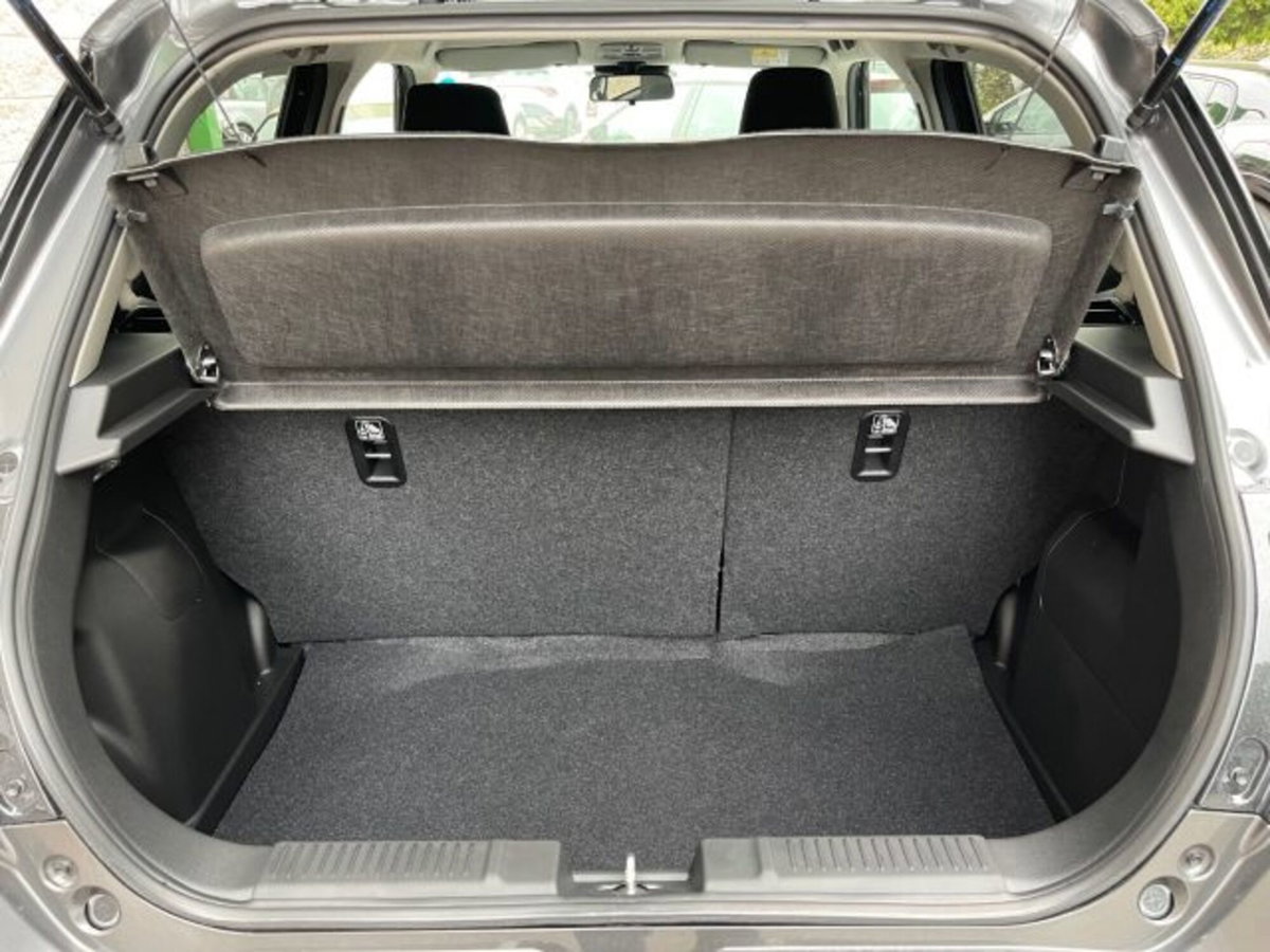 Suzuki Swift 1.2h Top 2wd (12)