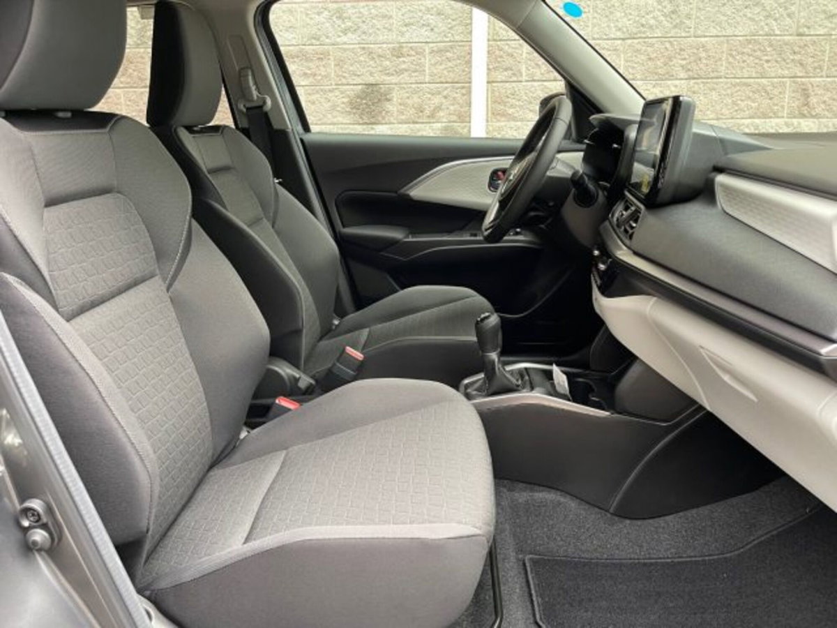 Suzuki Swift 1.2h Top 2wd (14)