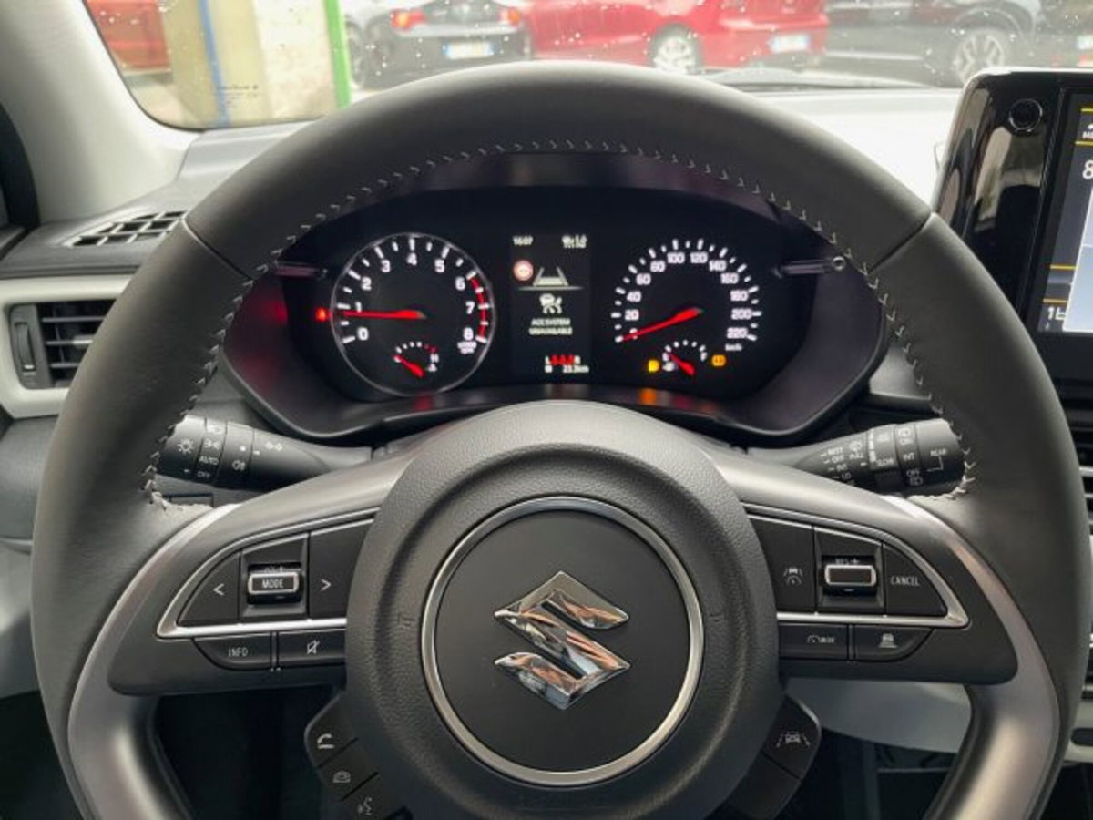 Suzuki Swift 1.2h Top 2wd (6)