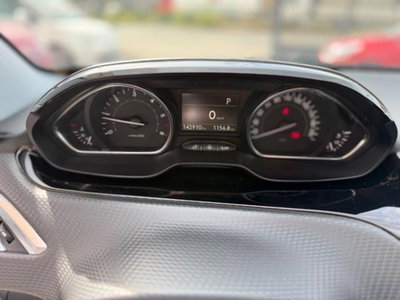 Peugeot 2008 120 EAT6 S&S Black Matt (18)