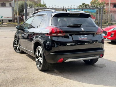 Peugeot 2008 120 EAT6 S&S Black Matt (9)