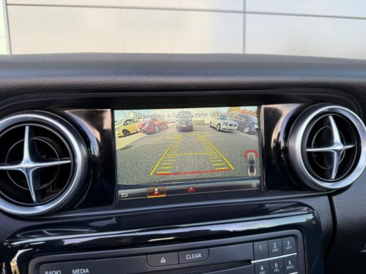 Mercedes-Benz SLC 250 d Premium (15)