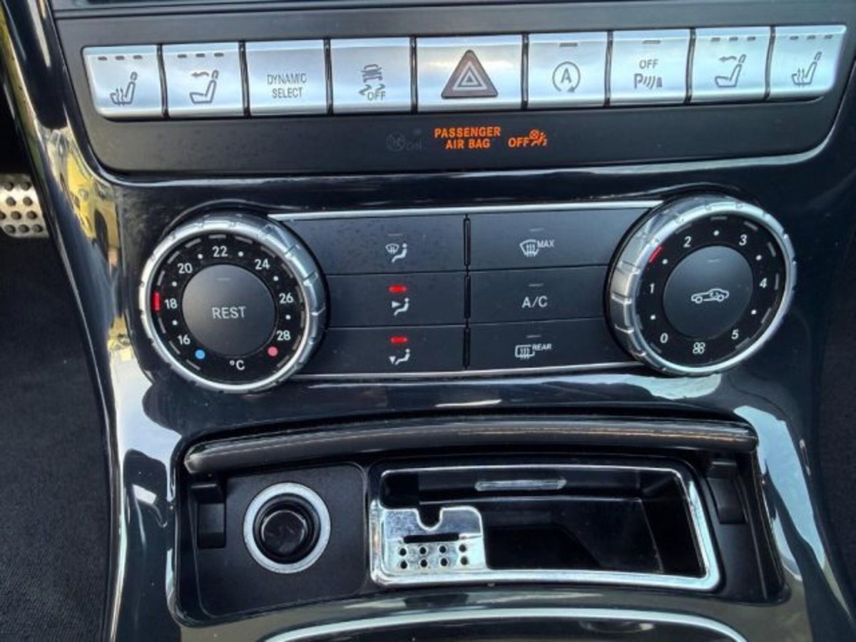 Mercedes-Benz SLC 250 d Premium (18)