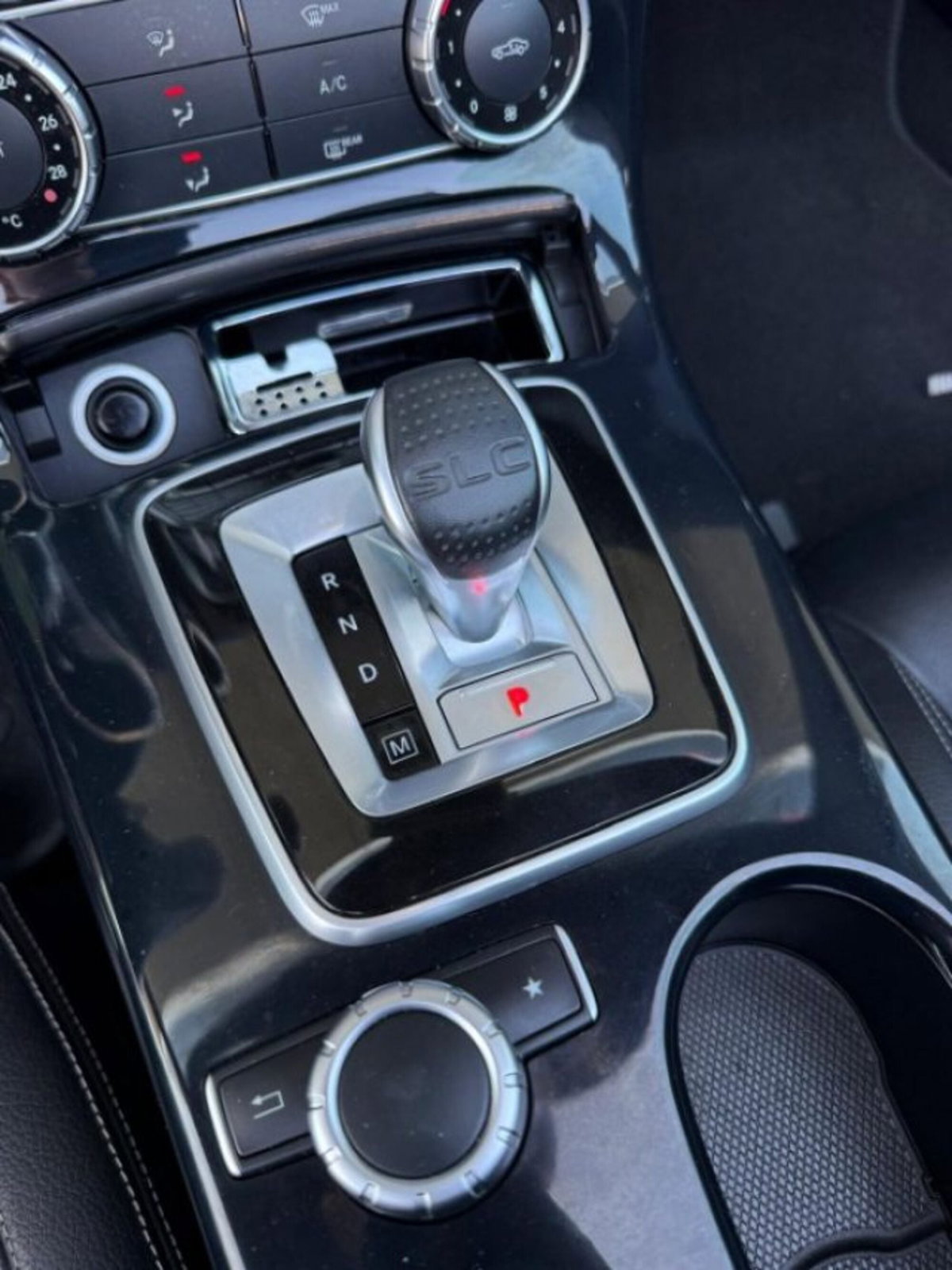 Mercedes-Benz SLC 250 d Premium (19)