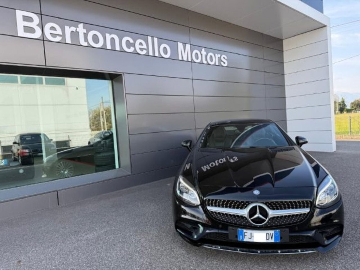 Mercedes-Benz SLC 250 d Premium (3)