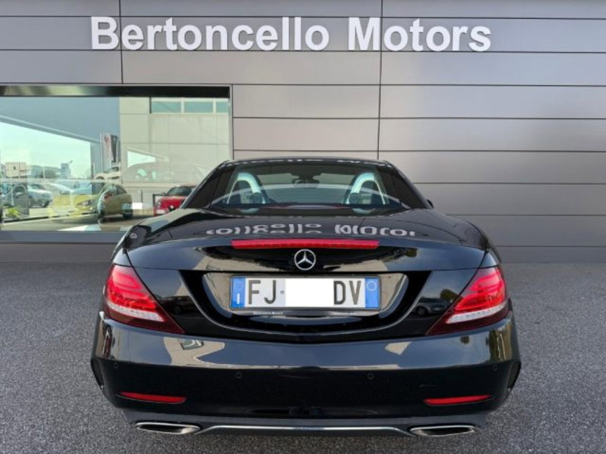 Mercedes-Benz SLC 250 d Premium (7)