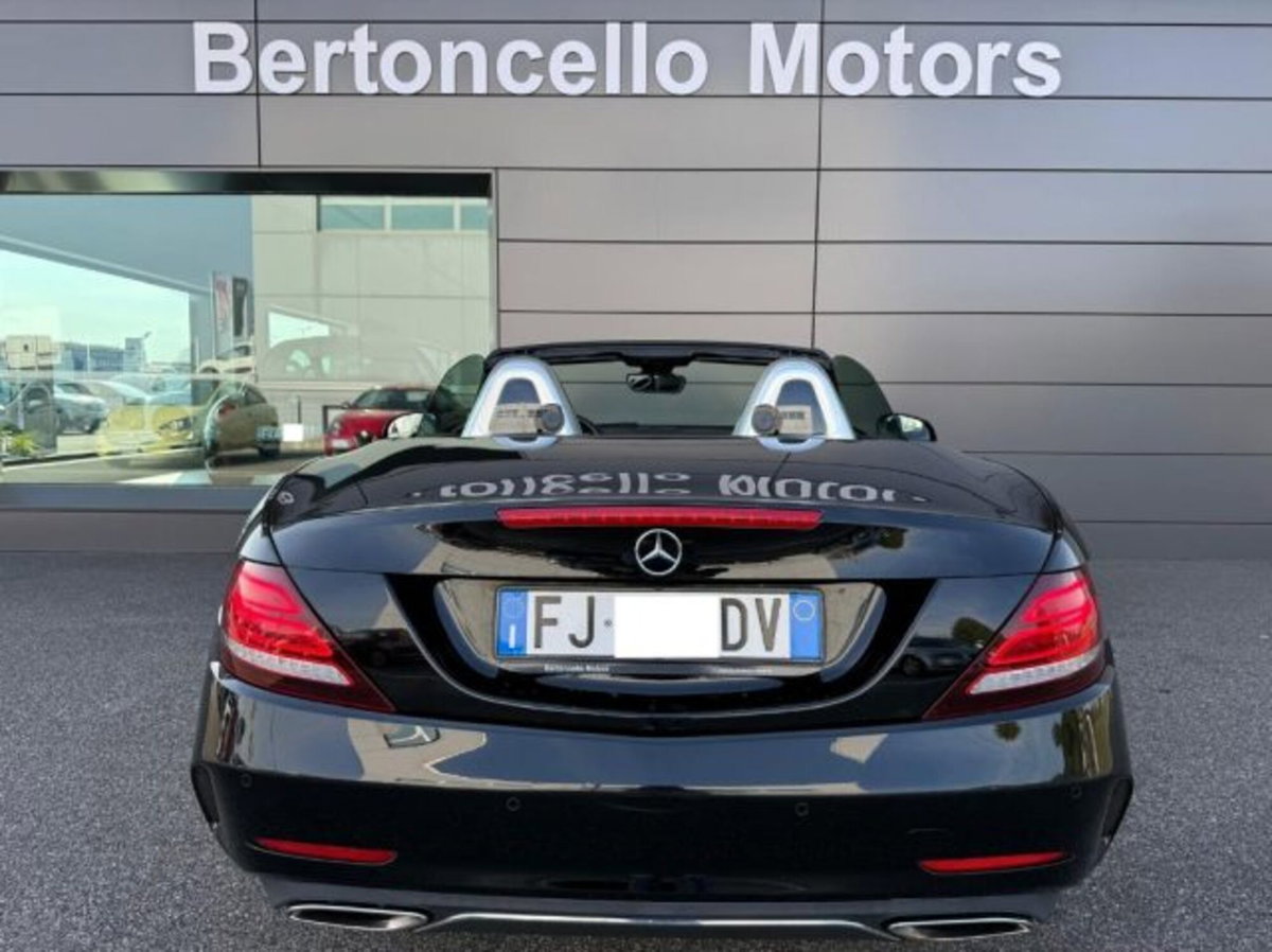 Mercedes-Benz SLC 250 d Premium (8)