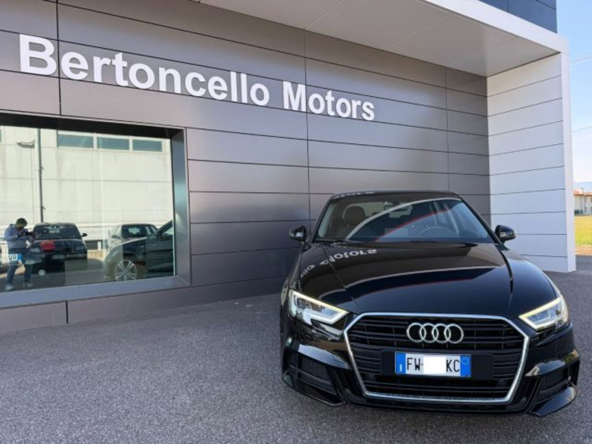 Audi A3 Sportback 1.6 TDI 116 CV Sport (2)