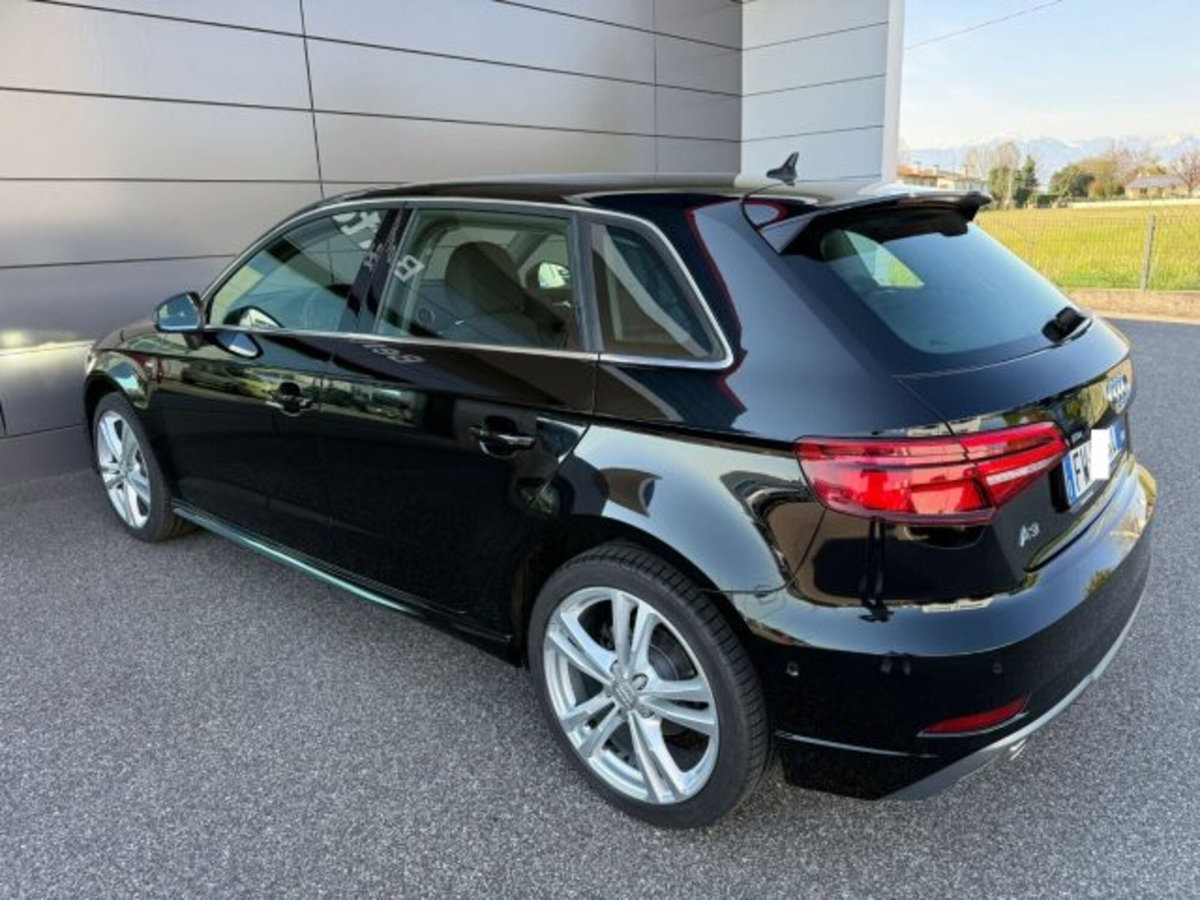 Audi A3 Sportback 1.6 TDI 116 CV Sport (4)