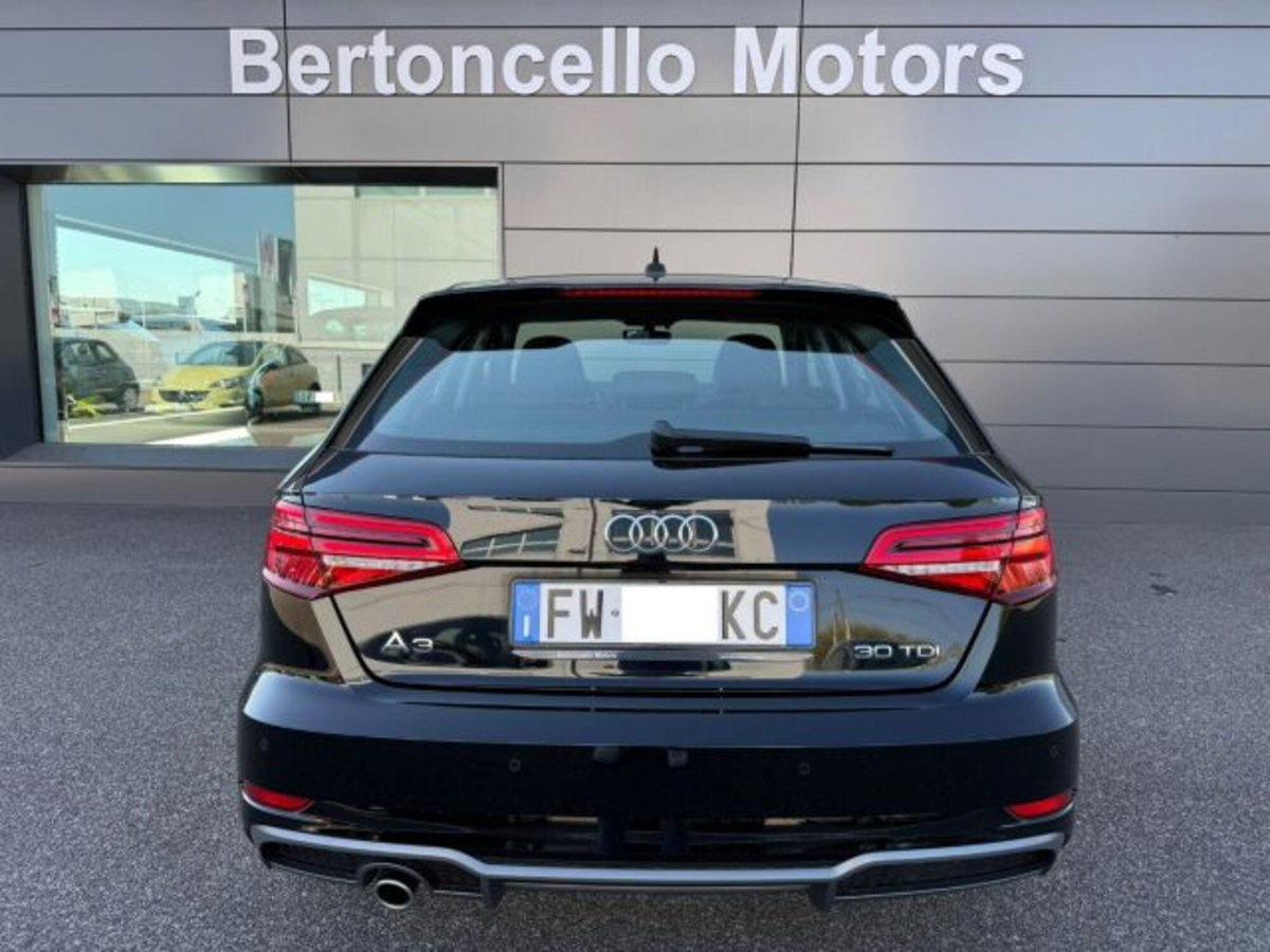 Audi A3 Sportback 1.6 TDI 116 CV Sport (5)
