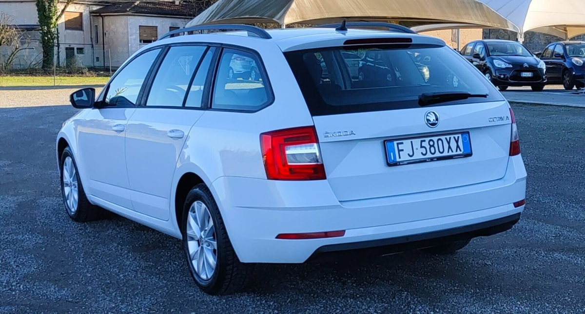 Skoda Octavia 1.0 TSI Active (8)