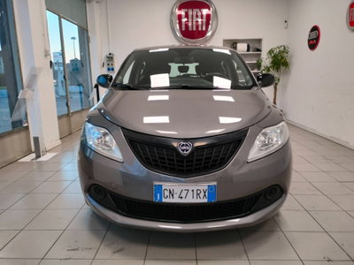 Lancia Ypsilon 1.0 FireFly 5 porte S&S Hybrid Silver Plus (2)
