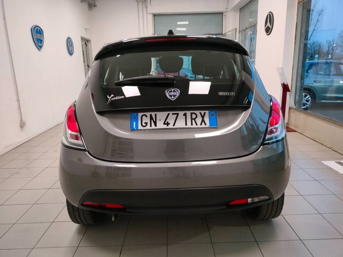 Lancia Ypsilon 1.0 FireFly 5 porte S&S Hybrid Silver Plus (5)