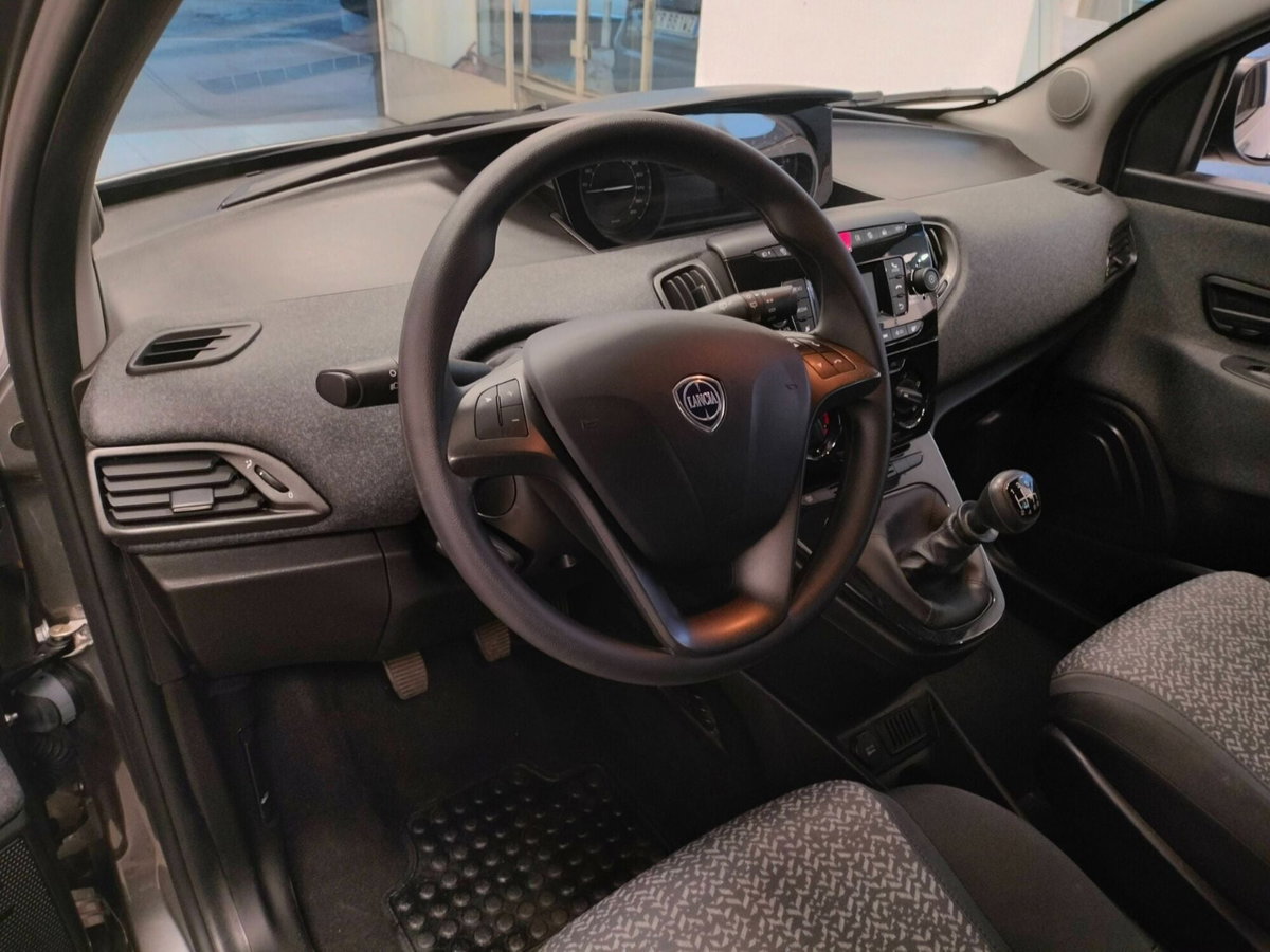 Lancia Ypsilon 1.0 FireFly 5 porte S&S Hybrid Silver Plus (7)