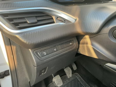 Peugeot 2008 e-HDi 92 CV Stop&Start Active (10)