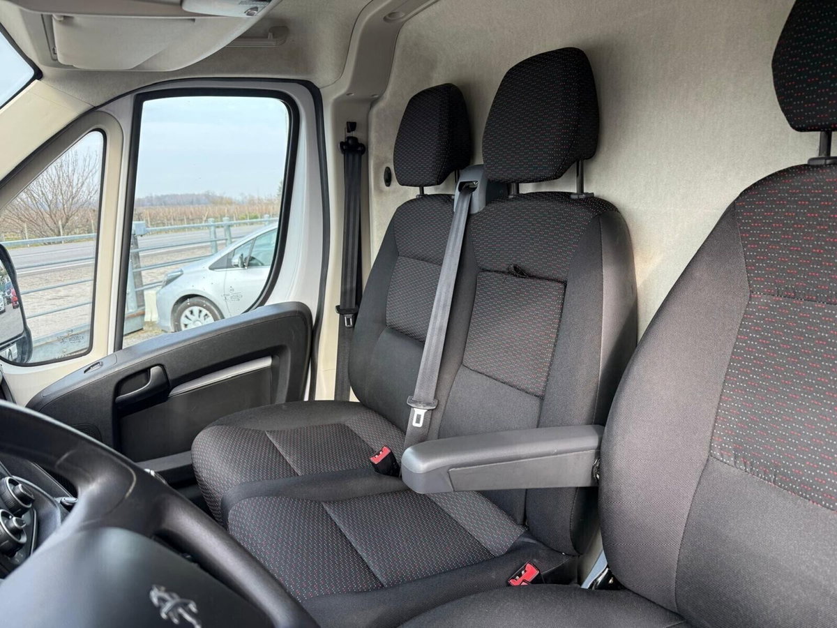 Peugeot Boxer Furgone 330 2.2 BlueHDi 140 S&S PC-TN Furgone Premium (10)