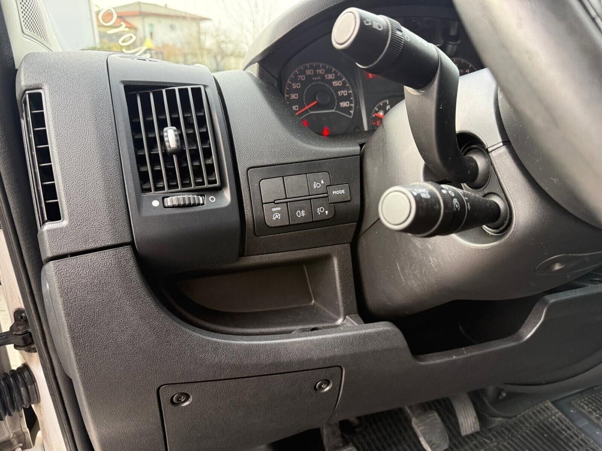 Peugeot Boxer Furgone 330 2.2 BlueHDi 140 S&S PC-TN Furgone Premium (15)